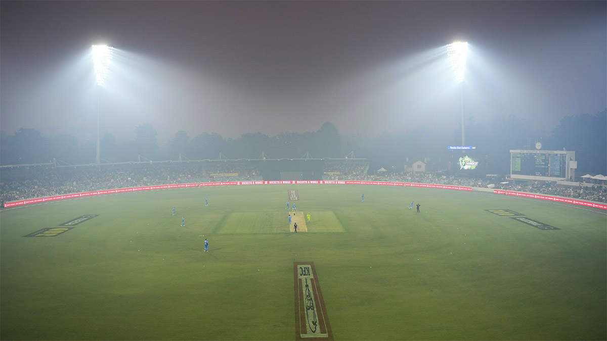 Manuka Oval BBL bushfire smoke